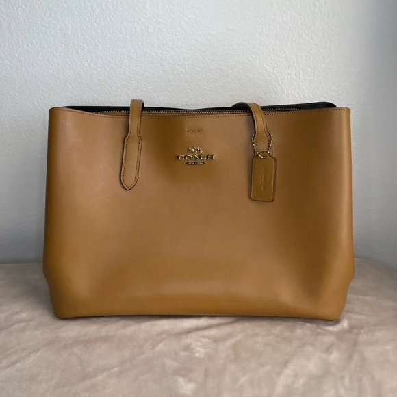 Coach Camel/Tan/Brown Leather Tote Bag - Picture 5 of 16